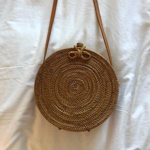 Round basket bag